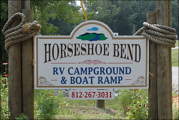 entrance sign to Horseshoe Bend RV Campground, Cabins & Boat Ramp